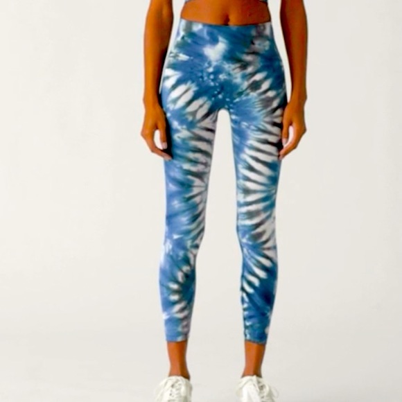 TORY BURCH SPORT HIGH-RISE SEAMLESS TIE-DYE 7/8 LEGGINGS IN TORY NAVY SIZE SMALL - Picture 2 of 6